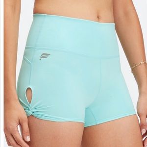 High-Waisted Twist 3'' Short Fabletics